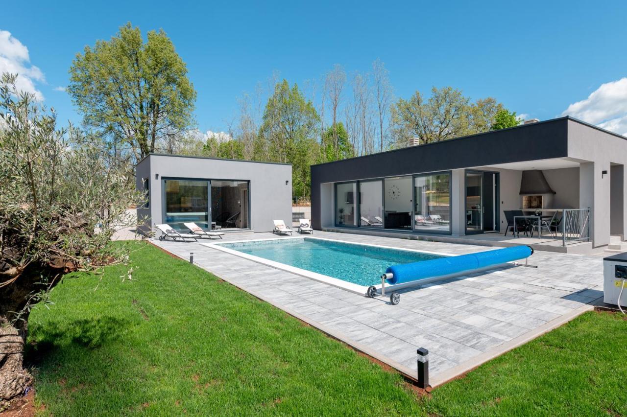 Green Luxury II With Heated Pool, Jacuzzi & Sauna Ruzici  Esterno foto
