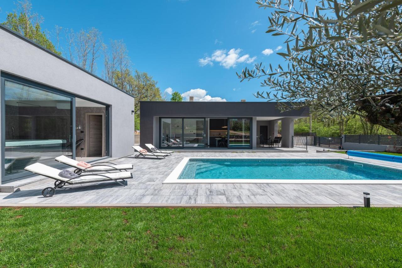 Green Luxury II With Heated Pool, Jacuzzi & Sauna Ruzici  Esterno foto