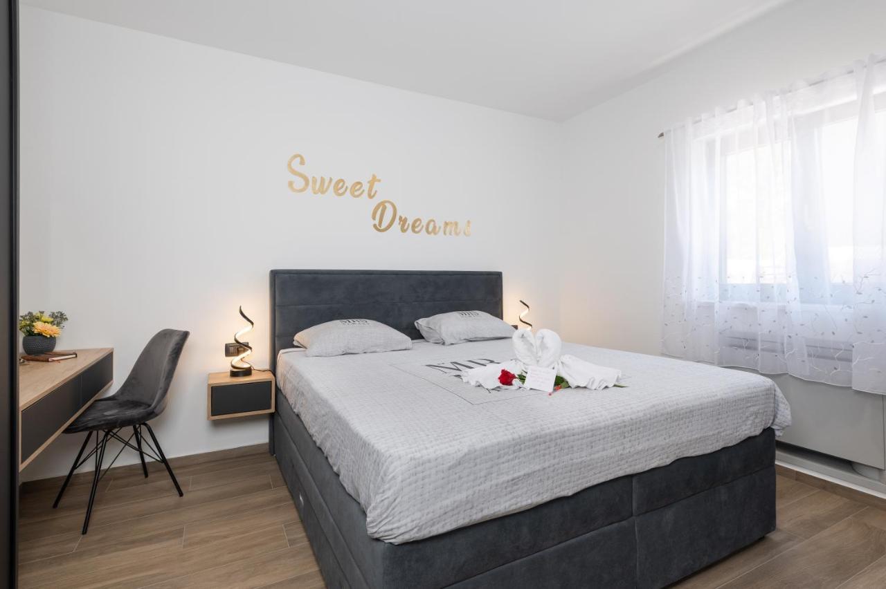 Green Luxury II With Heated Pool, Jacuzzi & Sauna Ruzici  Esterno foto