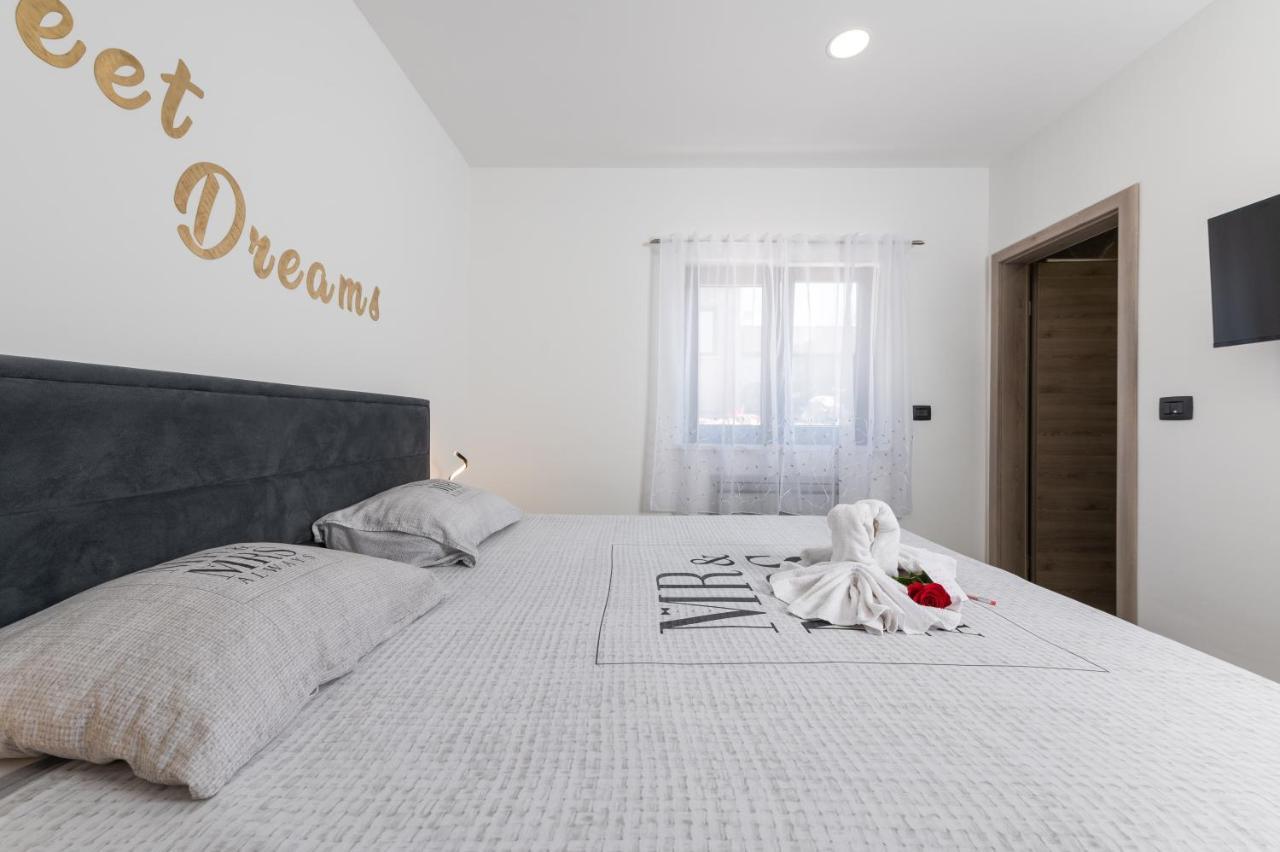 Green Luxury II With Heated Pool, Jacuzzi & Sauna Ruzici  Esterno foto